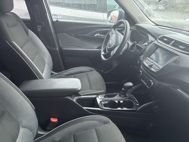 2023 Chevrolet Trailblazer LT photo 3