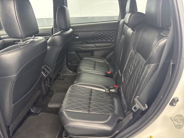 2021 Mitsubishi Outlander GT - Photo 18