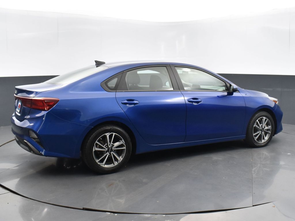 2023 Kia Forte LXS photo 4