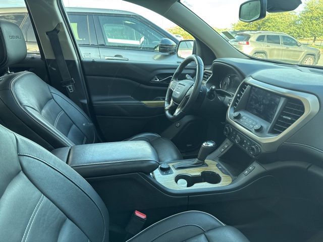 2017 Gmc Acadia Denali photo 3