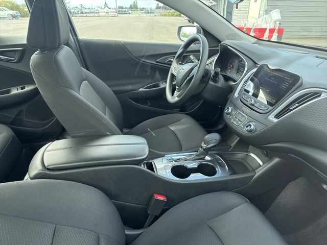 2023 Chevrolet Malibu 1LT photo 4