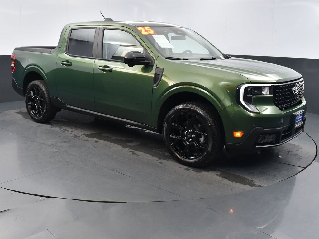 2025 Ford Maverick Lariat photo 2