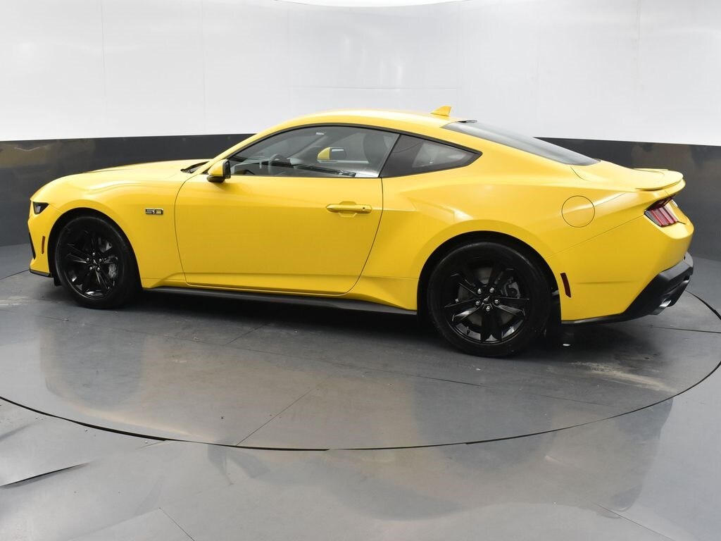 2024 Ford Mustang GT photo 2