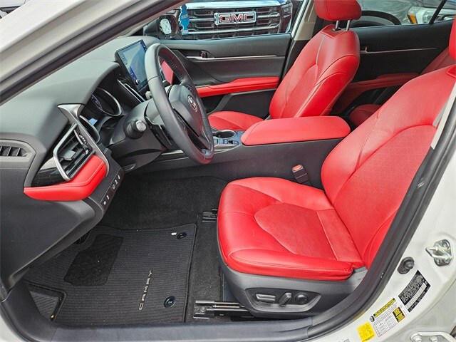 2021 Toyota Camry Hybrid XSE photo 4