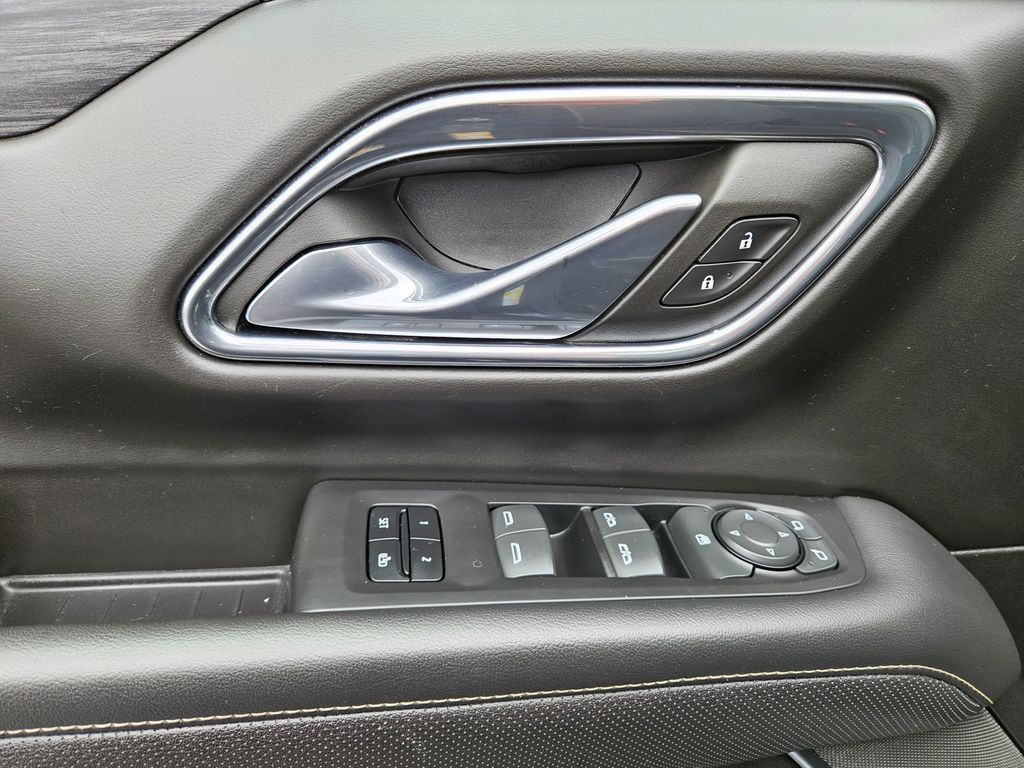2023 GMC Yukon SLT - Photo 23
