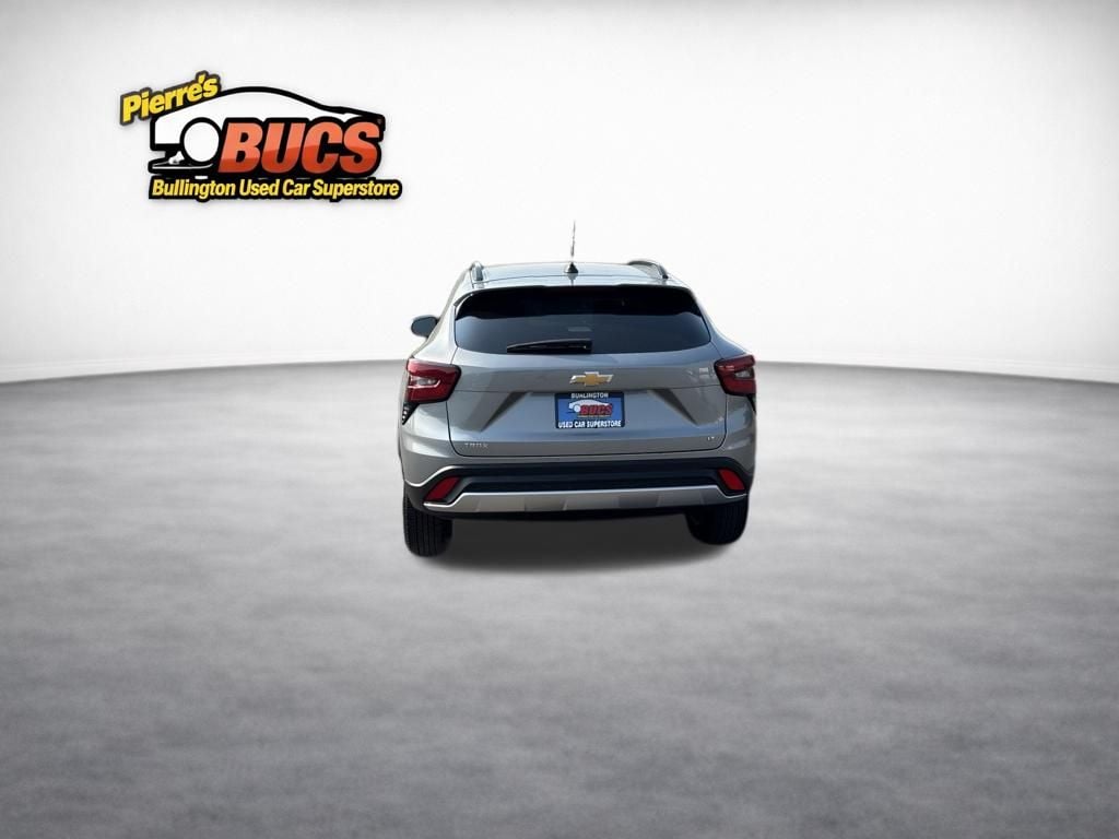 Used 2025 Chevrolet Trax LT SUV