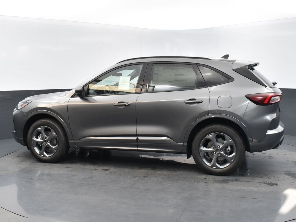 2024 Ford Escape ST-Line photo 2