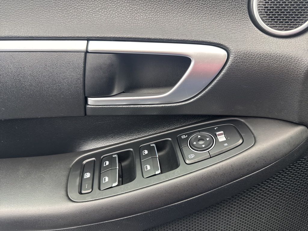 2023 Hyundai Sonata SE - Photo 29