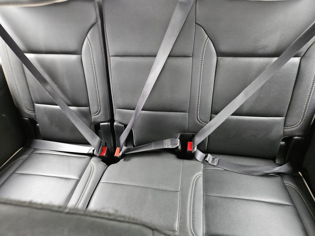 2023 GMC Yukon SLT - Photo 20