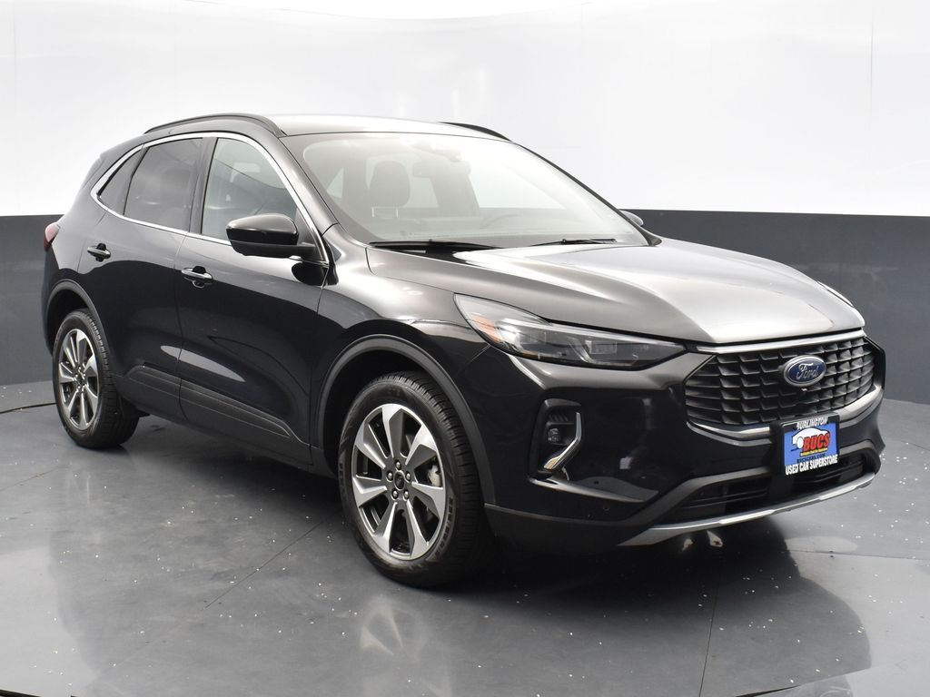 2023 Ford Escape Platinum photo 3