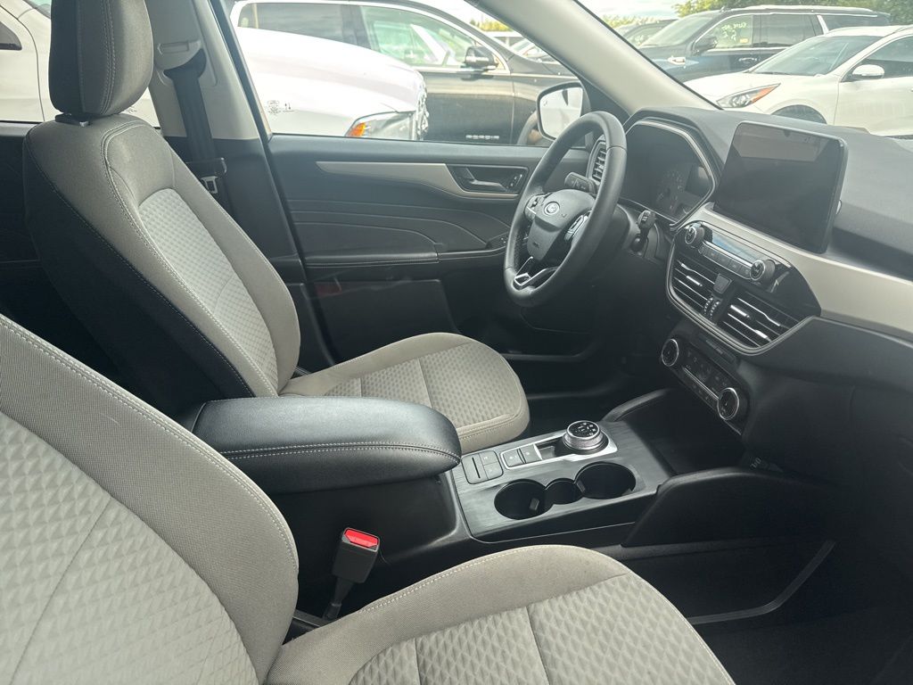 2022 Ford Escape SE photo 4