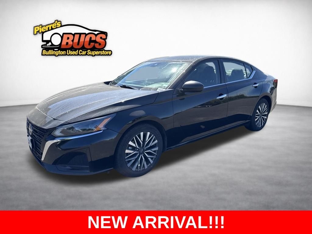 Used 2024 Nissan Altima 2.5 SV Sedan