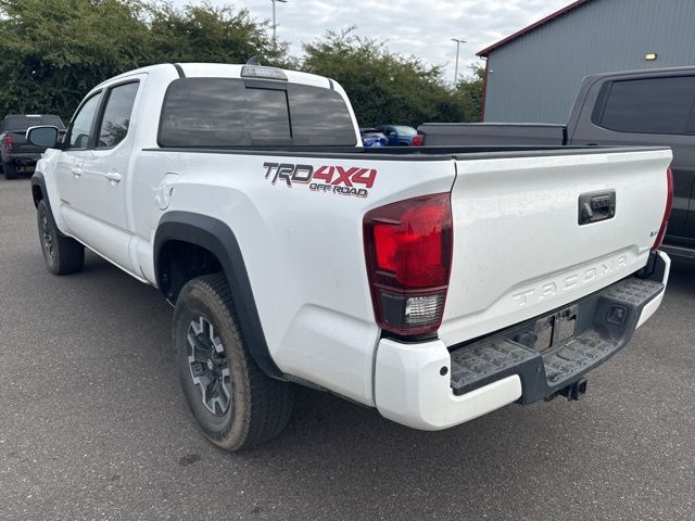 2019 Toyota Tacoma TRD Off-Road V6 photo 2