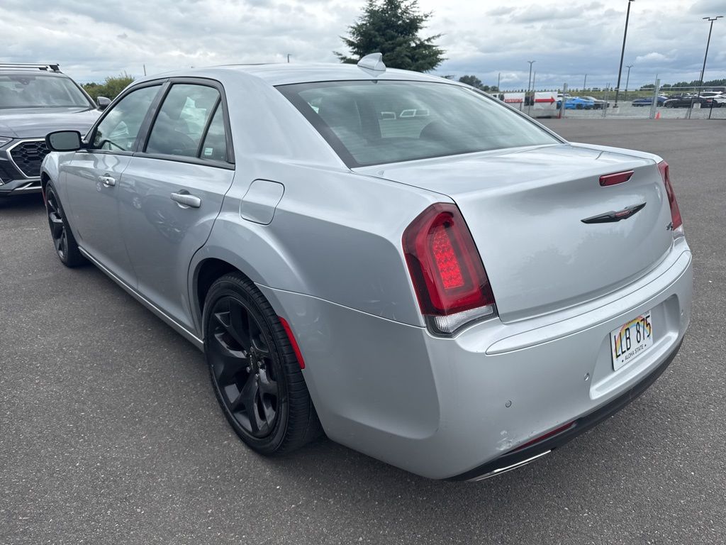 2021 Chrysler 300 S photo 2