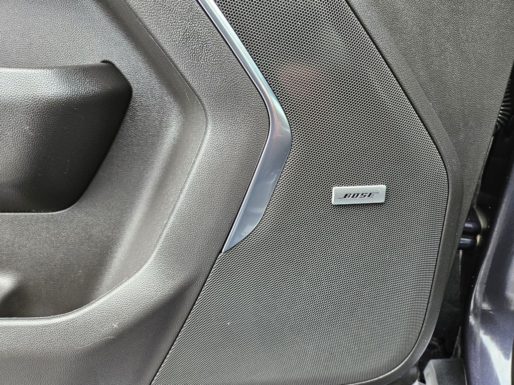 2023 GMC Yukon SLT - Photo 24