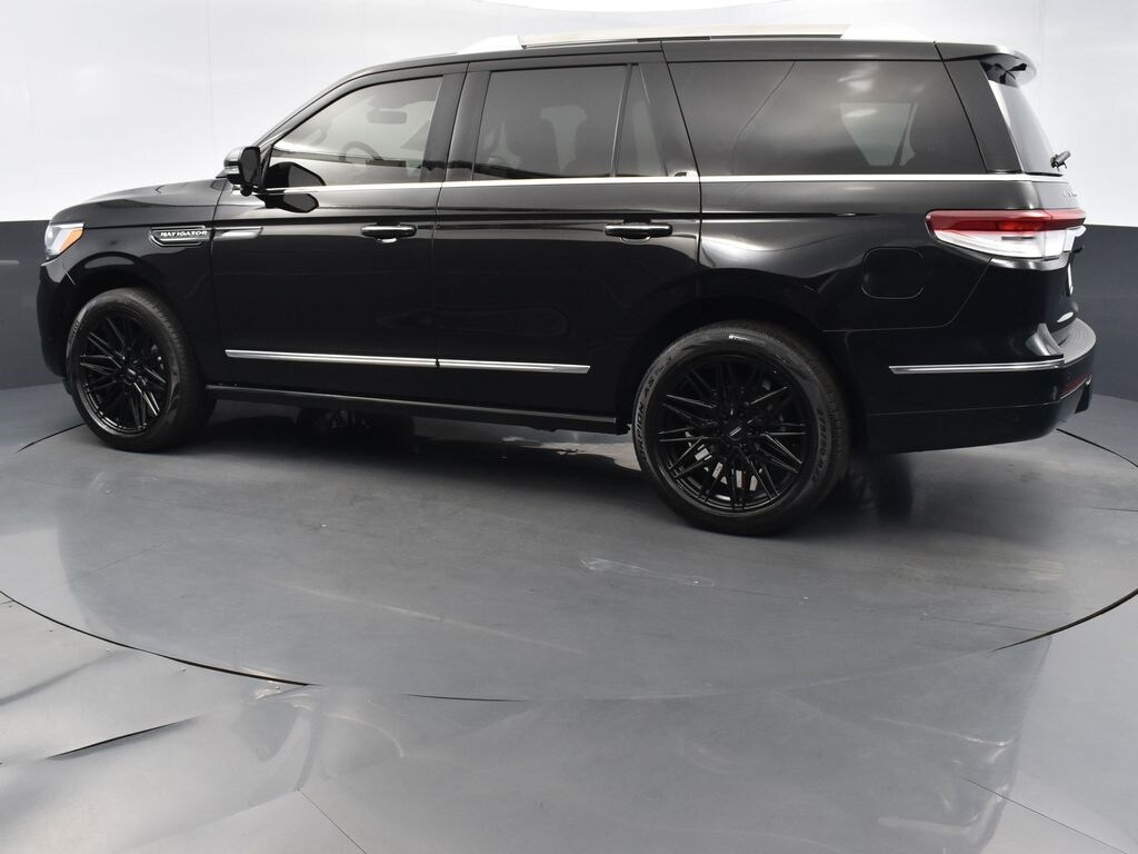 2022 Lincoln Navigator Reserve photo 2