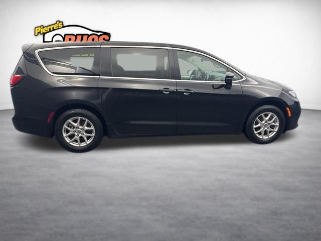 2024 Chrysler Pacifica Touring L - Photo 8