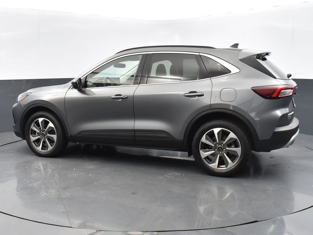 2023 Ford Escape Platinum photo 2