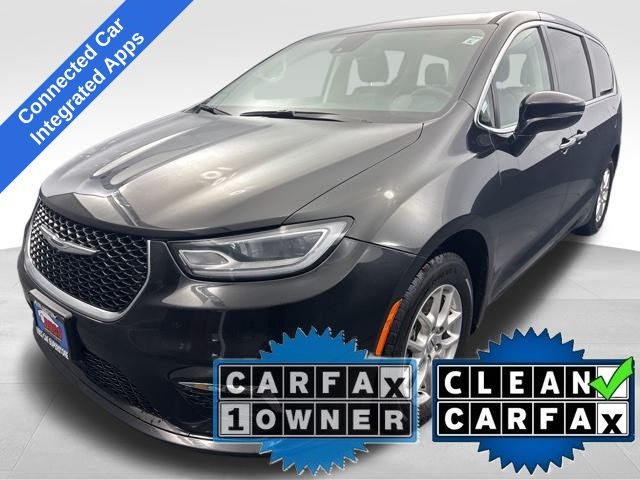 2024 Chrysler Pacifica Touring L's photo