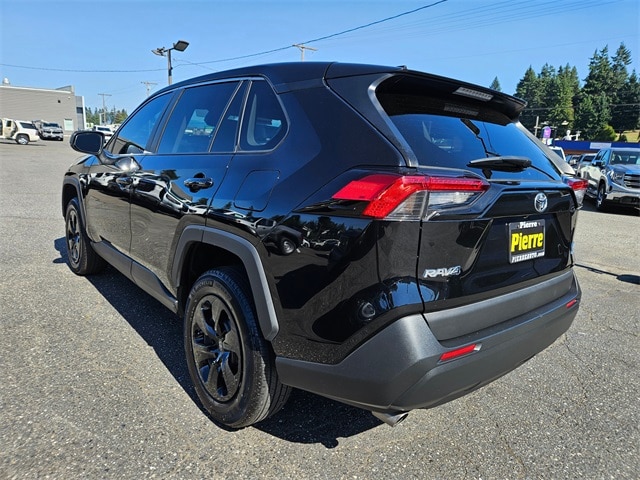 2022 Toyota RAV4 LE photo 4