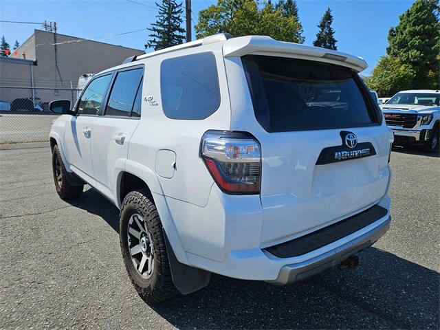 2017 Toyota 4Runner SR5 photo 3