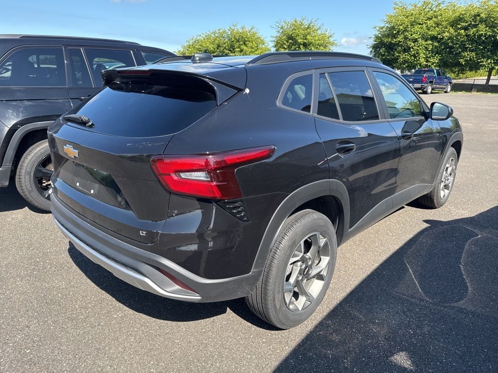 Used 2025 Chevrolet Trax LT SUV