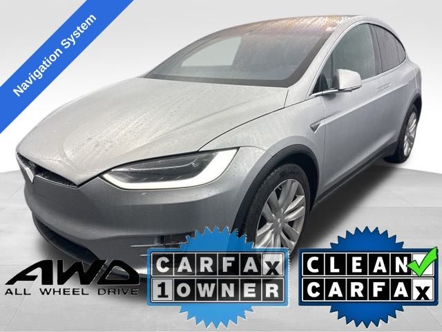 2016 Tesla Model X's photo
