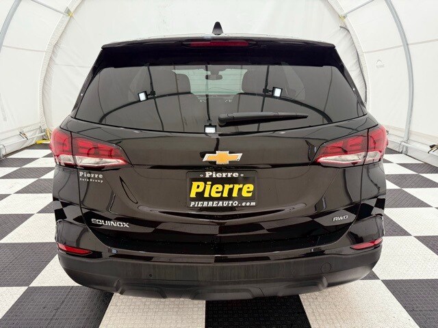 2022 Chevrolet Equinox LS photo 3
