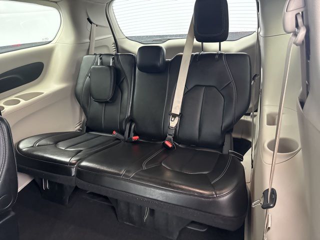 2024 Chrysler Pacifica Touring L - Photo 18