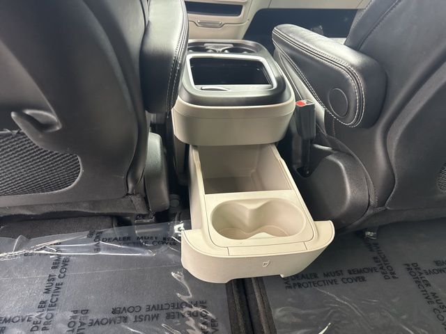 2024 Chrysler Pacifica Touring L - Photo 38