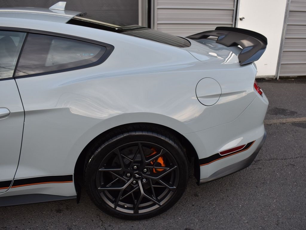 2022 Ford Mustang Mach 1 photo 5