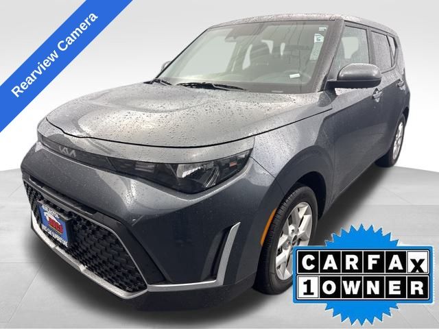 2023 Kia Soul LX's photo