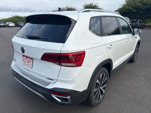 2022 Volkswagen Taos SE photo 3