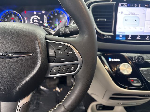 2024 Chrysler Pacifica Touring L - Photo 31