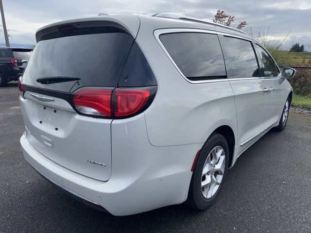 2020 Chrysler Pacifica Limited photo 2