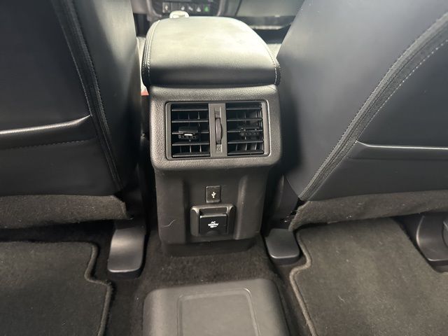 2021 Mitsubishi Outlander GT - Photo 38