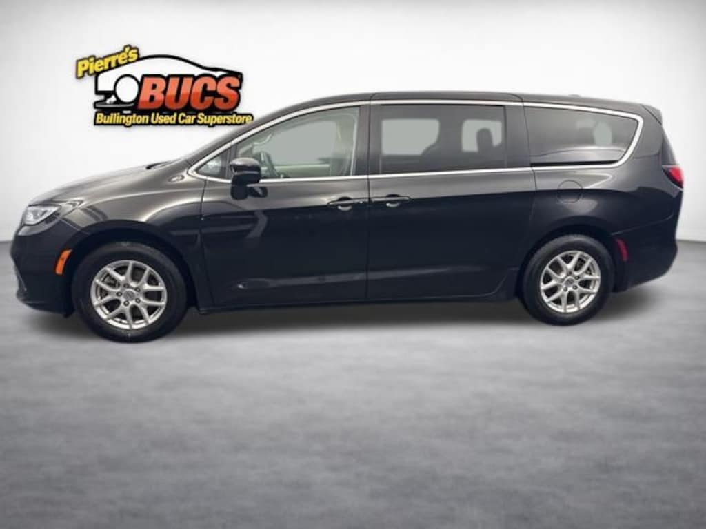 Used 2024 Chrysler Pacifica Touring L Minivan/Van