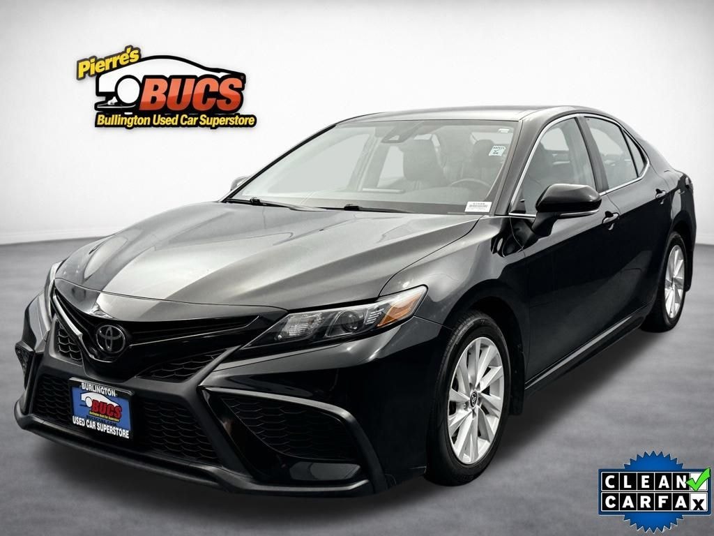 Used 2022 Toyota Camry SE Sedan