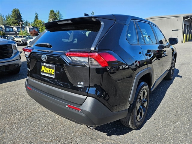 2022 Toyota RAV4 LE photo 2