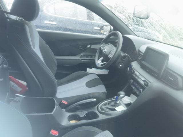 2020 Hyundai Veloster 2.0L Premium photo 4