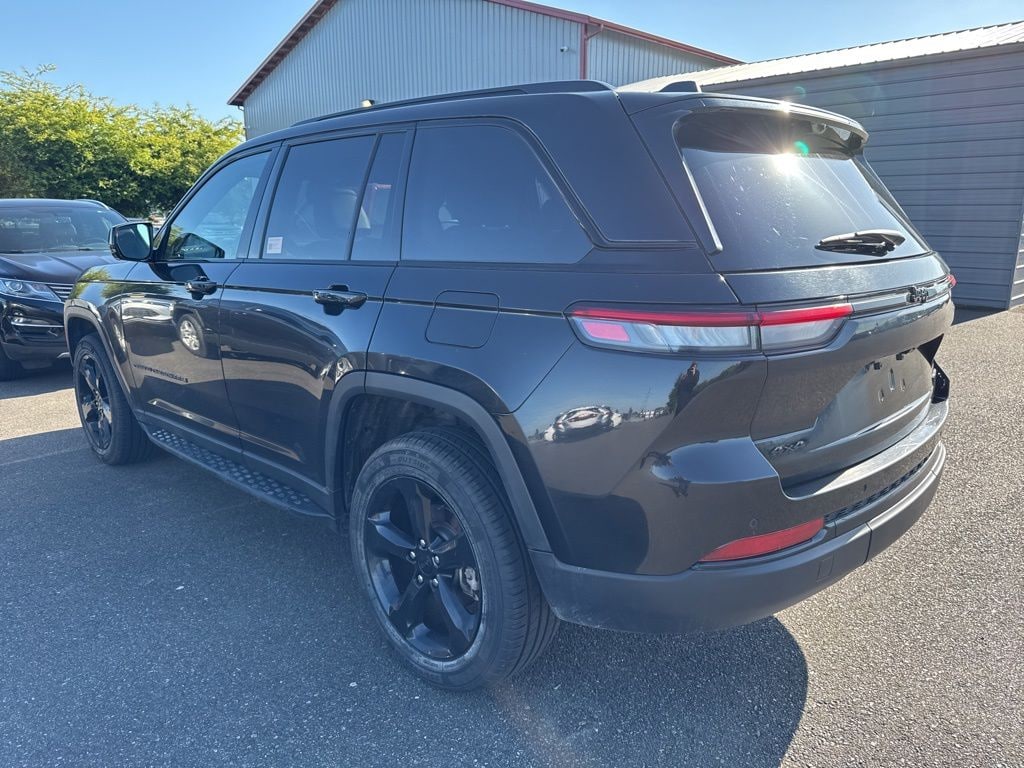 Used 2024 Jeep Grand Cherokee Limited SUV