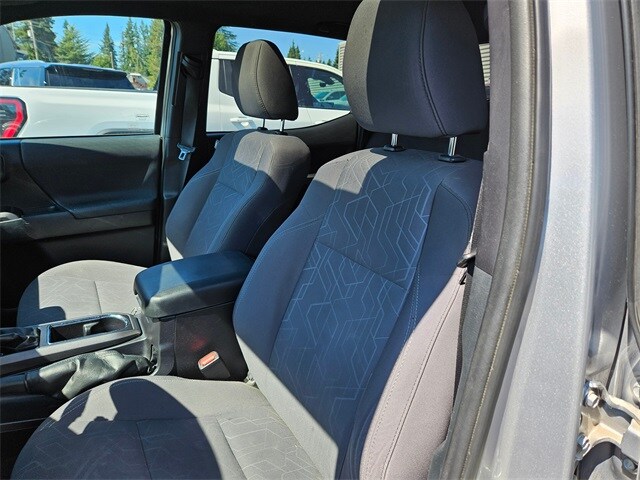 2016 Toyota Tacoma SR photo 3