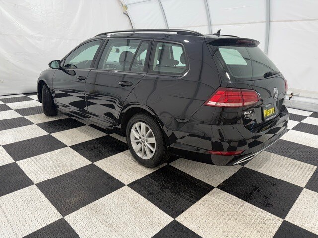2019 Volkswagen Golf SportWagen S photo 2