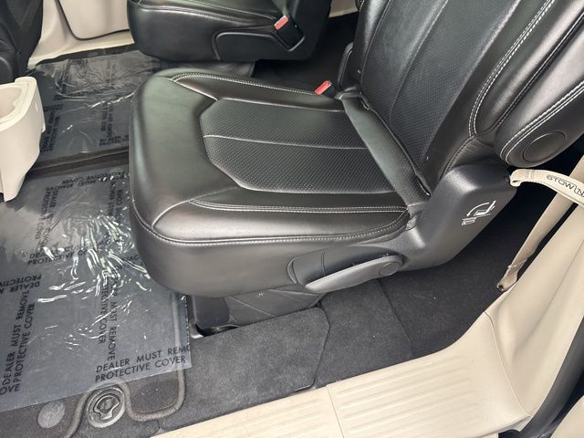 2024 Chrysler Pacifica Touring L - Photo 43