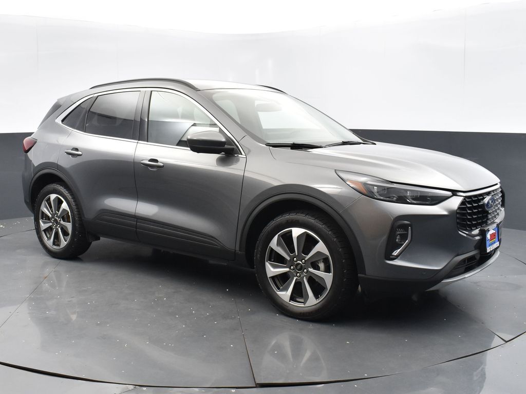 2023 Ford Escape Platinum photo 3