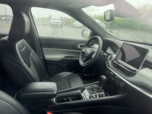 2024 Jeep Compass Latitude photo 4