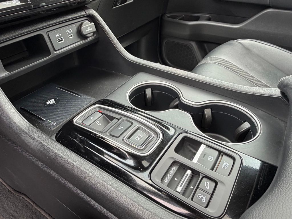 2023 Honda Pilot Touring - Photo 17