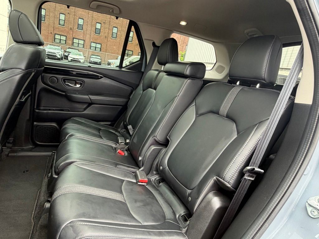 2023 Honda Pilot Touring - Photo 18