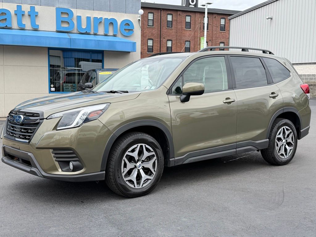 2022 Subaru Forester Premium's photo