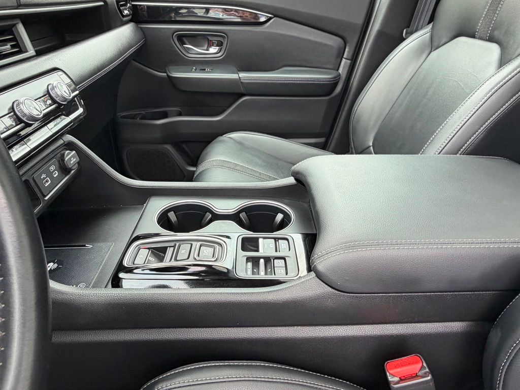 2023 Honda Pilot Touring - Photo 16